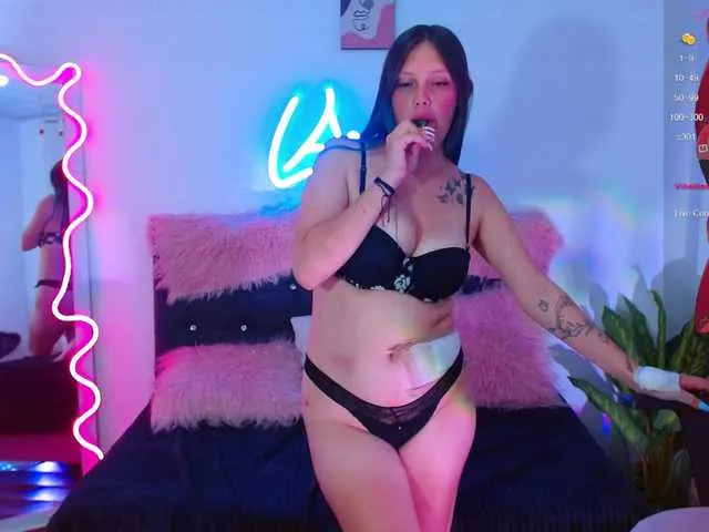 Live sex webcam photo for Lola-tay #280302806