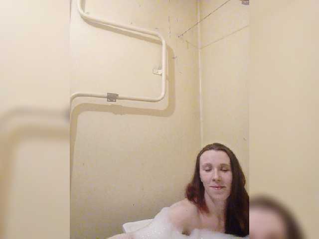 Live sex webcam photo for Lola094 #272863744