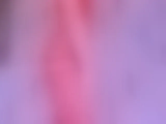 Live sex webcam photo for Lola1-1 #293601395