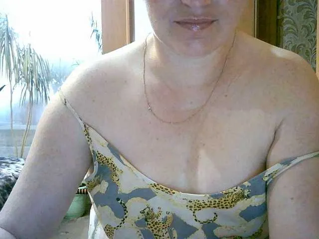 Live sex webcam photo for Lola18111 #275533759