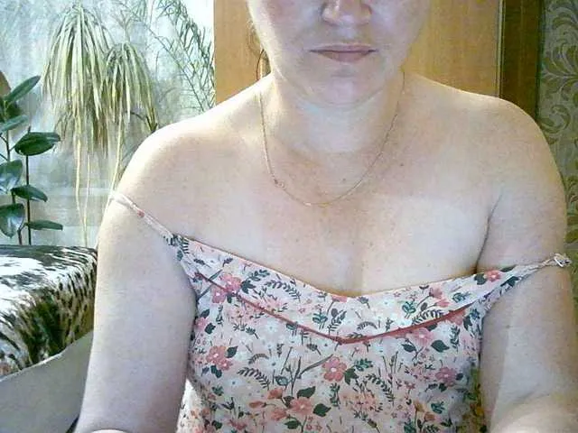 Live sex webcam photo for Lola18111 #275677641