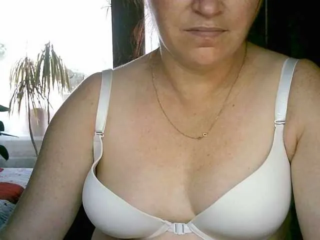 Live sex webcam photo for Lola18111 #276167774