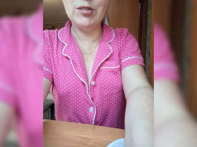 Live sex webcam photo for Lola18111 #277373746