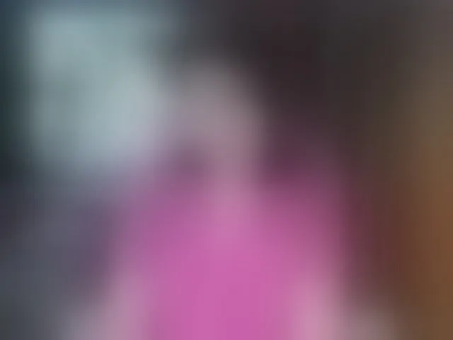 Live sex webcam photo for Lola18111 #293622527