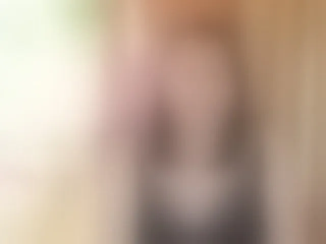 Live sex webcam photo for Lola18111 #294323980