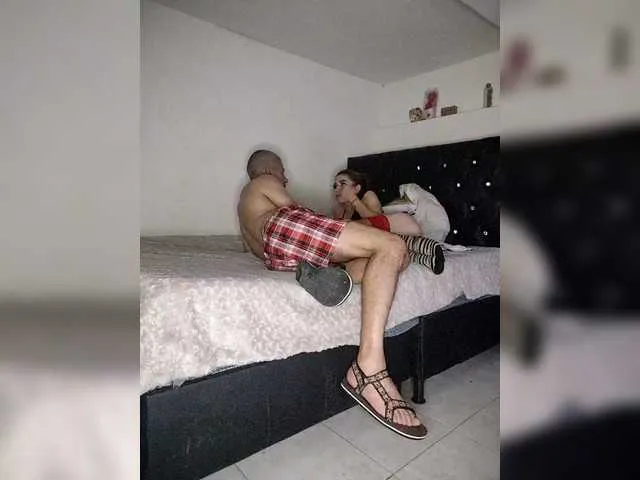 Live sex webcam photo for Lola7777 #292334280