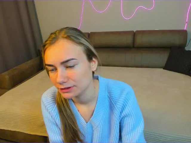 Live sex webcam photo for LolaBunnyLive #277879543