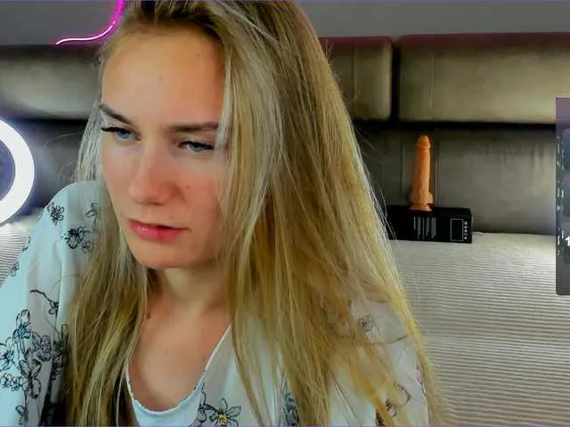 Live sex webcam photo for LolaBunnyLive #277980182