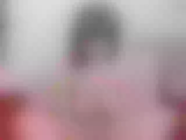Live sex webcam photo for LolaCandy #275977335