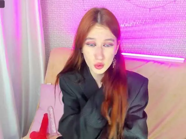 Live sex webcam photo for LolaCaramel #273028162