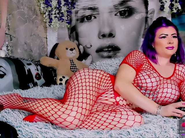 Live sex webcam photo for LolaHornyXXX #277605238