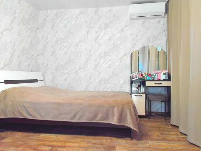 Live sex webcam photo for LolaLaLol #278229318