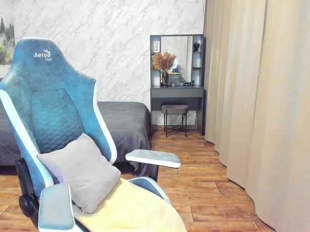 Live sex webcam photo for LolaLaLol #291267332