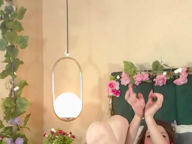 Live sex webcam photo for LolaMustaine #272888489