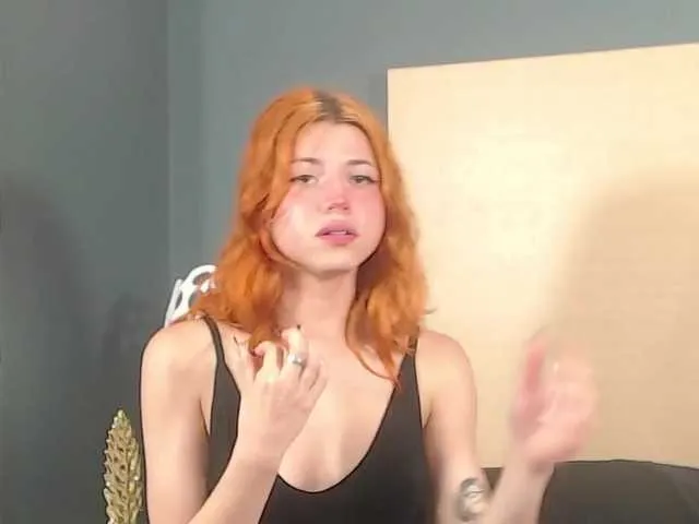 Live sex webcam photo for LolaMustaine #274223001