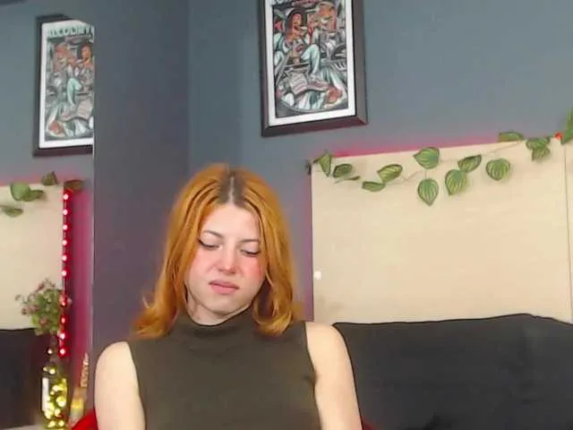 Live sex webcam photo for LolaMustaine #274366974