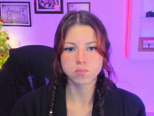 Live sex webcam photo for LolaMustaine #276648253