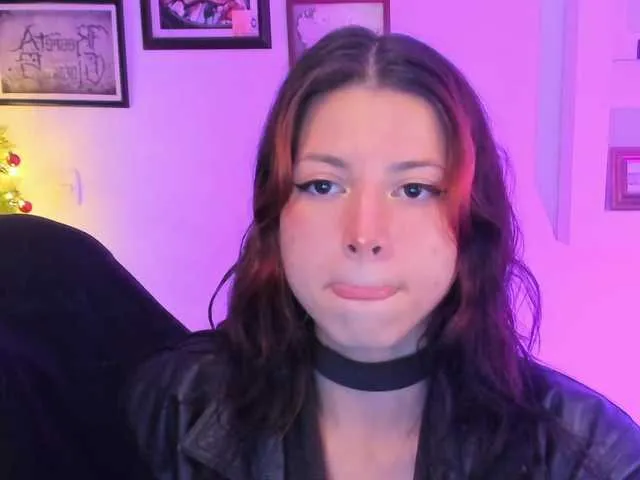 Live sex webcam photo for LolaMustaine #276676801