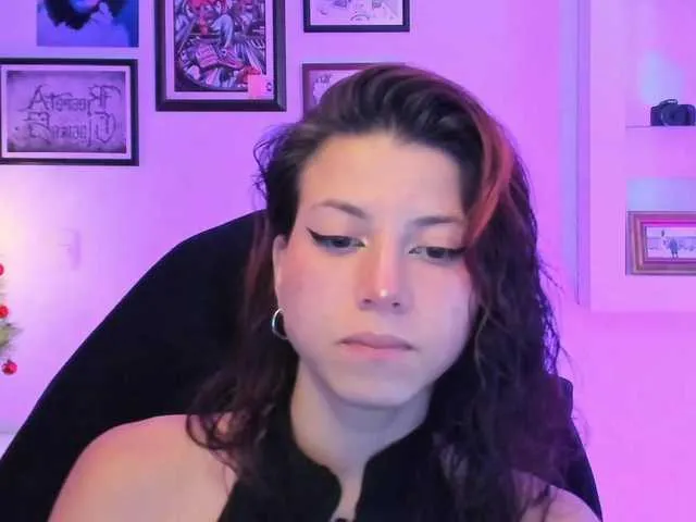 Live sex webcam photo for LolaMustaine #276726265