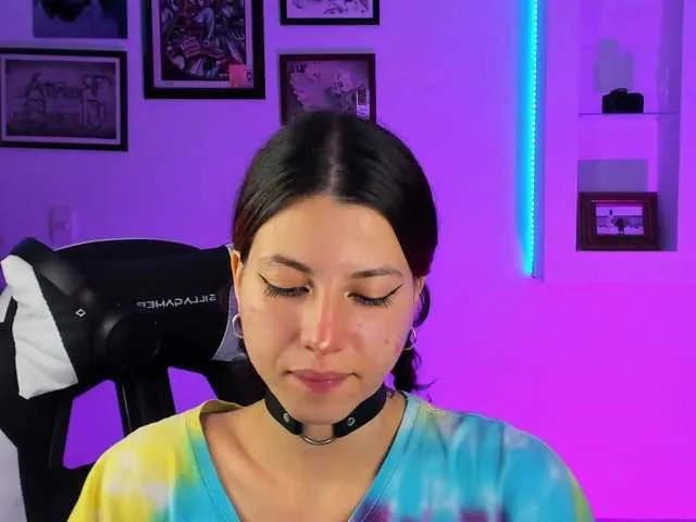 Live sex webcam photo for LolaMustaine #276845074