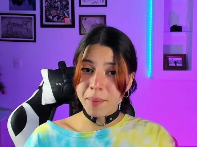 Live sex webcam photo for LolaMustaine #276847033