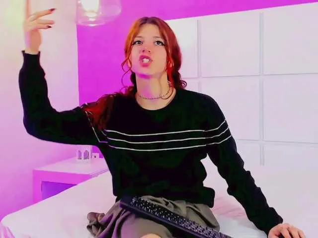 Live sex webcam photo for LolaMustaine #277645825