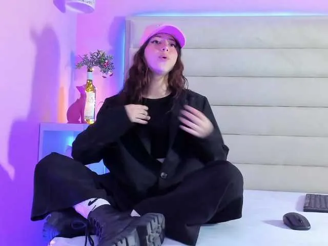 Live sex webcam photo for LolaMustaine #290416201