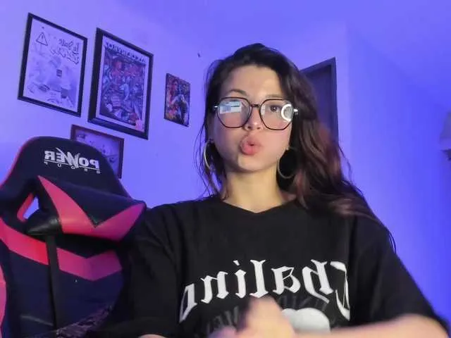 Live sex webcam photo for LolaMustaine #290503728