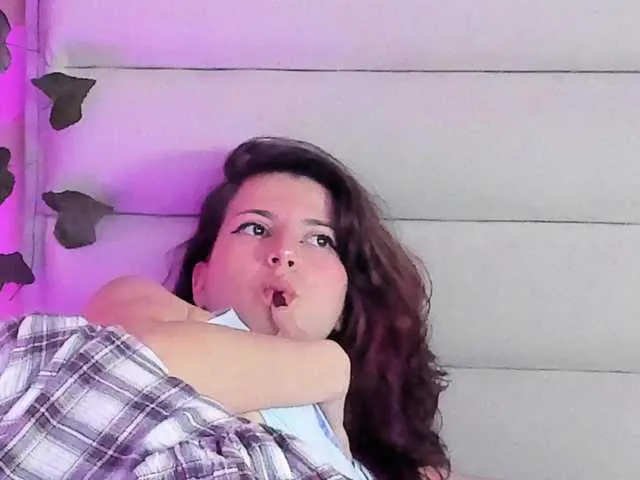 Live sex webcam photo for LolaMustaine #290670886