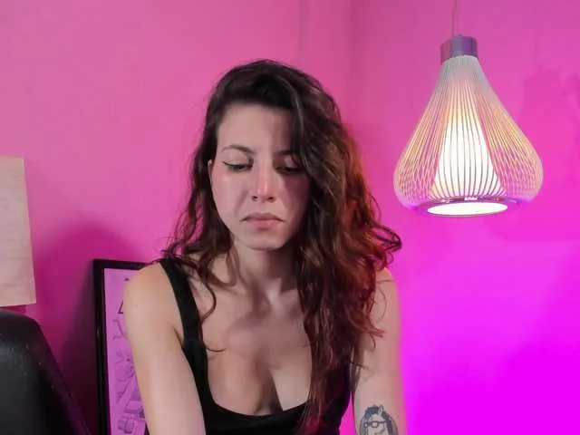 Live sex webcam photo for LolaMustaine #291023251