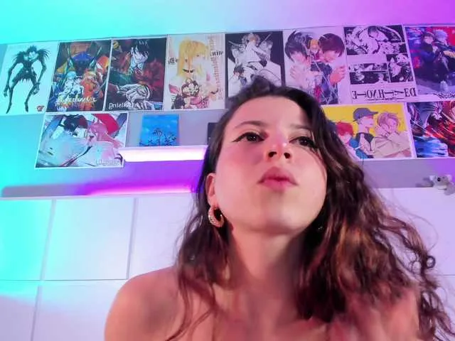 Live sex webcam photo for LolaMustaine #291094108