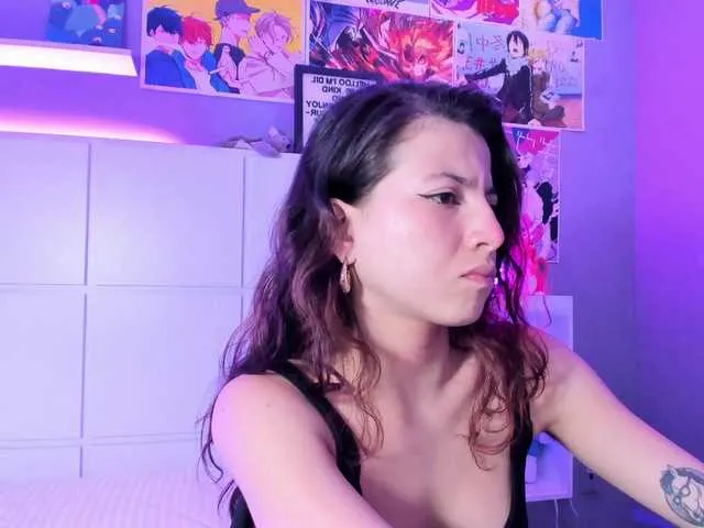 Live sex webcam photo for LolaMustaine #291289138