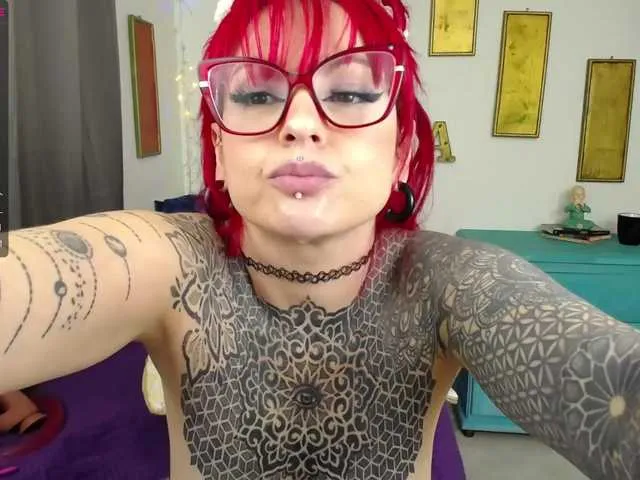 Live sex webcam photo for LolaRouse #287975839