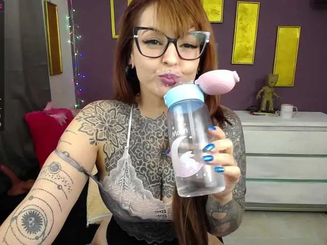 Live sex webcam photo for LolaRouse #287975852