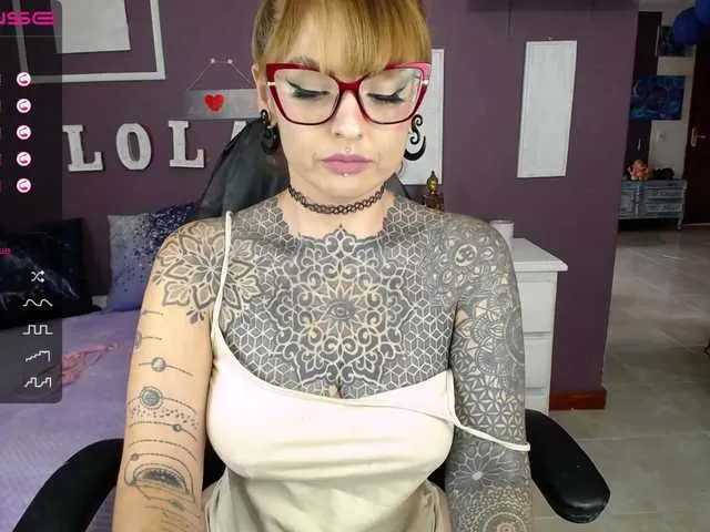 Live sex webcam photo for LolaRouse #287975895