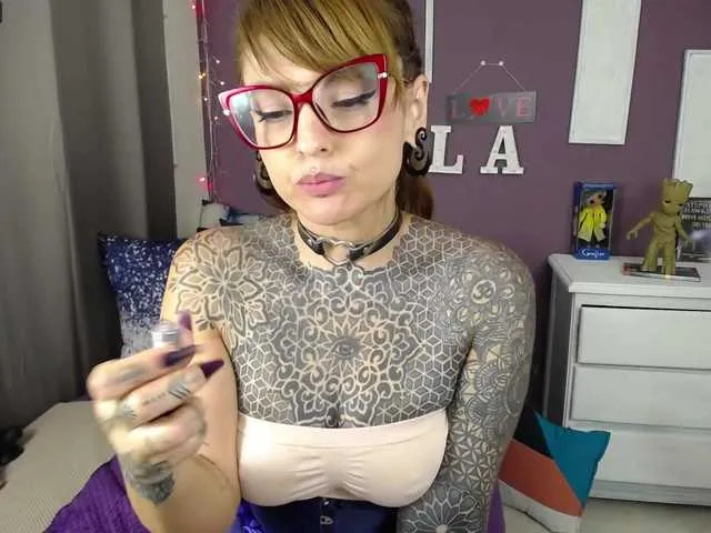 Live sex webcam photo for LolaRouse #287975925