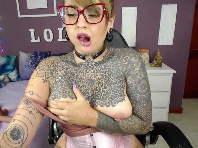 Live sex webcam photo for LolaRouse #287975926