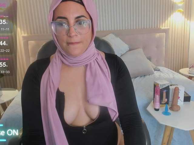 Live sex webcam photo for LolaSweet #290416717