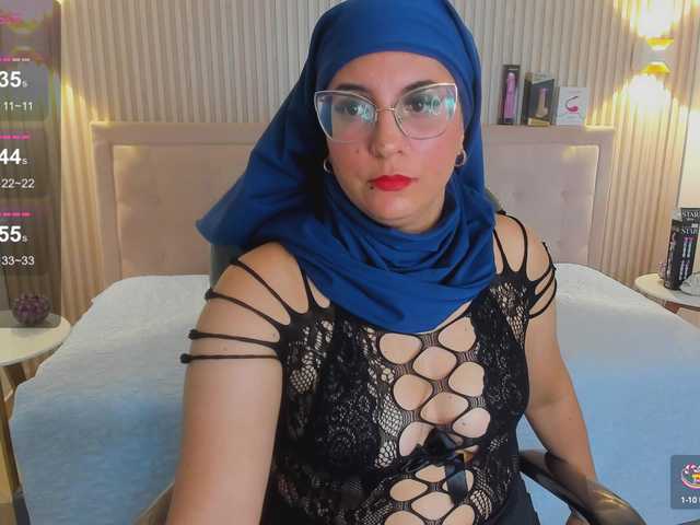 Live sex webcam photo for LolaSweet #290443280