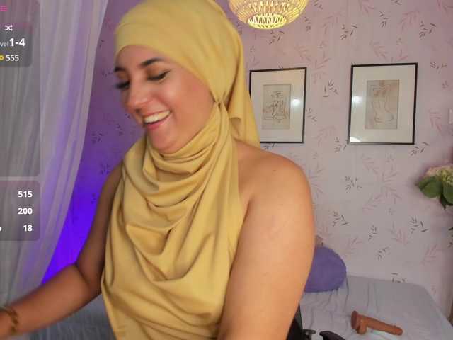 Live sex webcam photo for LolaSweet #290625339