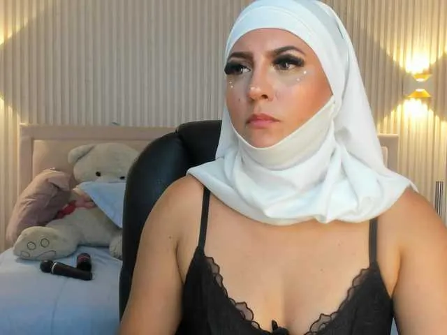 Live sex webcam photo for LolaSweet #291163504