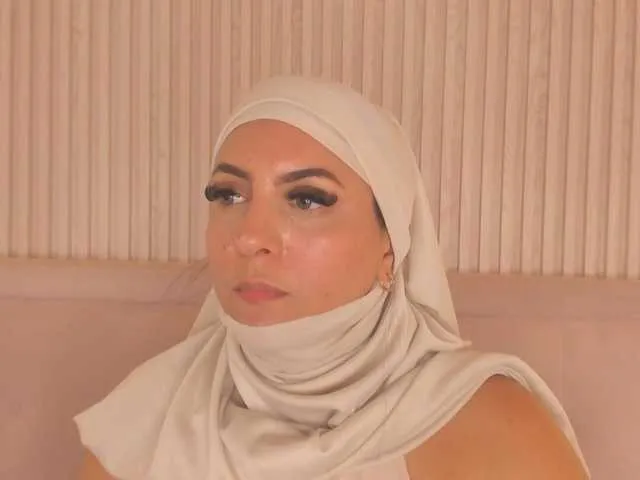 Live sex webcam photo for LolaSweet #291202411