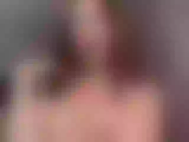 Live sex webcam photo for LolaTeaseX #292040254