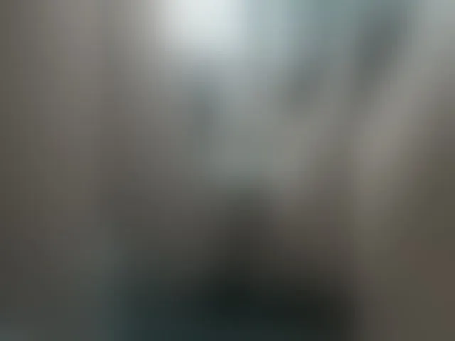 Live sex webcam photo for LolaTorr #294116060