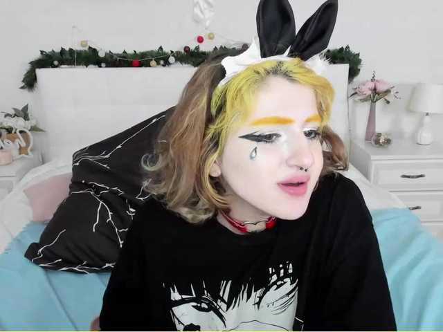 Live sex webcam photo for LolaWay #273277959