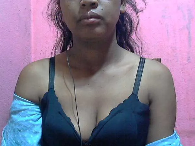 Live sex webcam photo for Lolahsexy #276114218