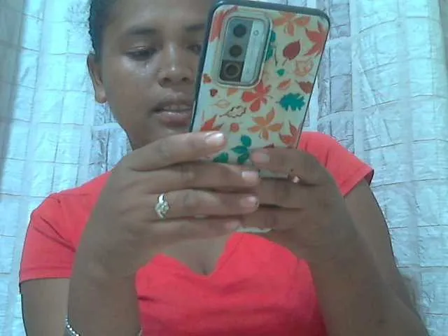 Live sex webcam photo for Lolahsexy #290605466