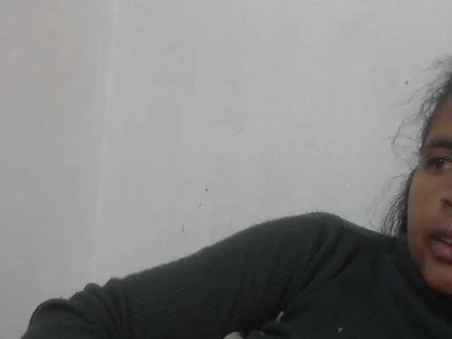 Live sex webcam photo for Lolahsexy #291142827