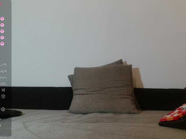 Live sex webcam photo for Lolaxx-x #291736758