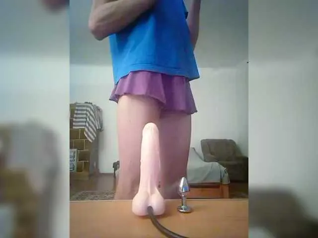 Live sex webcam photo for Lolii111 #292541556